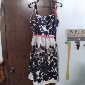 Girl's Jessica Howard Size 6 Black and White with Pink Belt